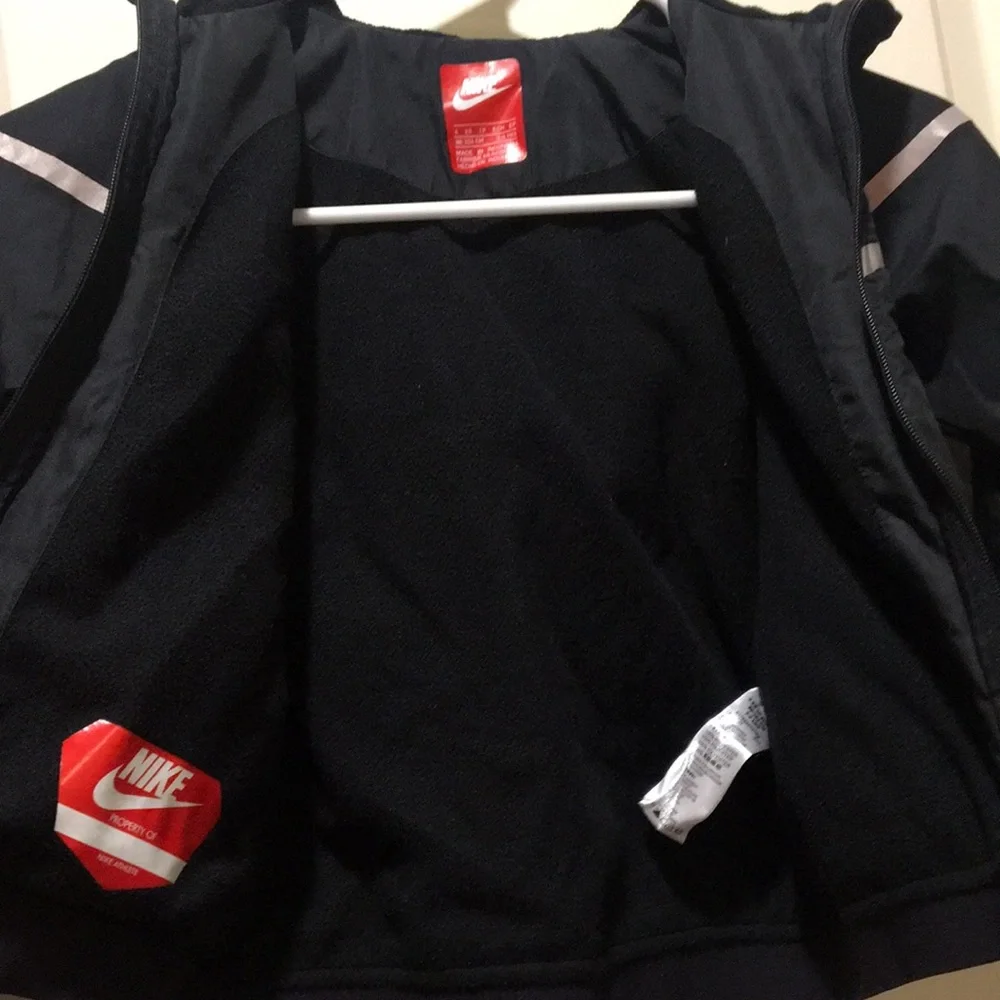 Like New! Nike boys Windbreaker ZipUP fleece lined hood jacket kids size 4 black
